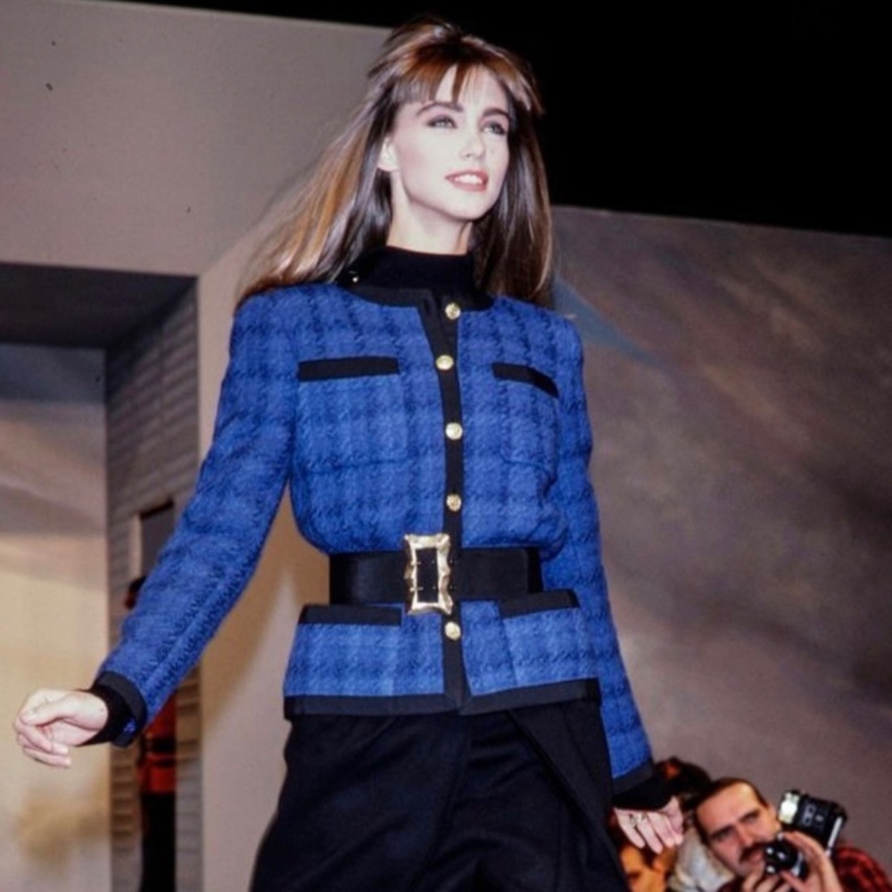 SOLD Chanel Vintage 1989 Iconic Blue Tweed Blazer - Picture 2 of 13